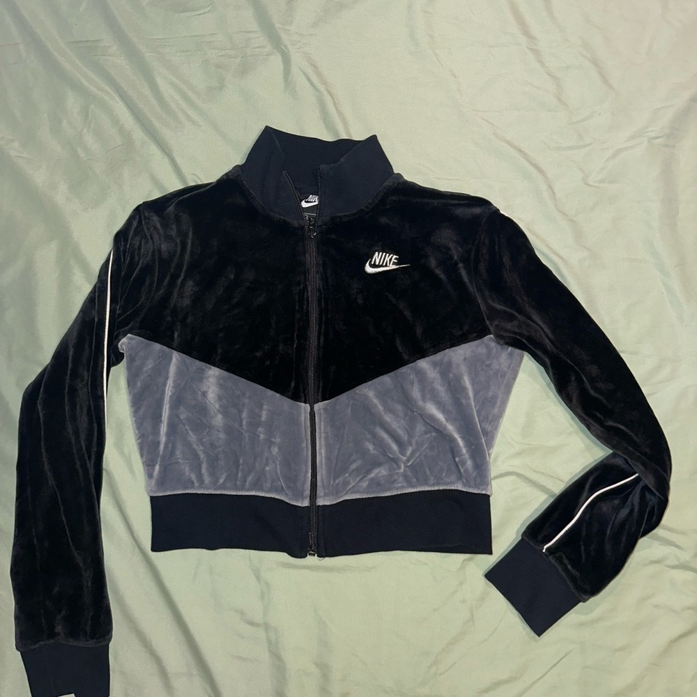 Nike Women's Cropped Black and Gray Velvet Zip-up Jacket